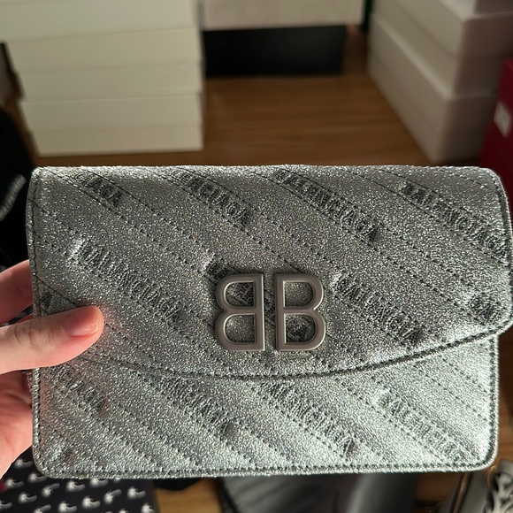 HOLIDAY SEASON BALENCIAGA SPRARKLE SILVER CLUTCH CROSSBODY NEW - Picture 3 of 7